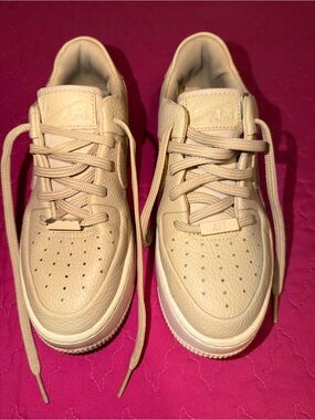Nike Beige/Tan Low Top Sneakers